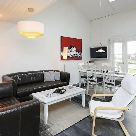 Three-bedroom Holiday In 11 Casa vacanze *