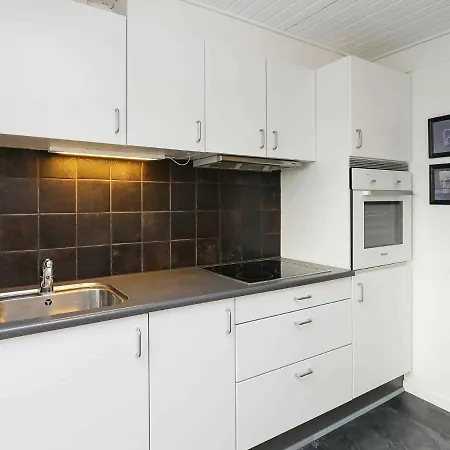 Three-bedroom Holiday In 11 Vestervig