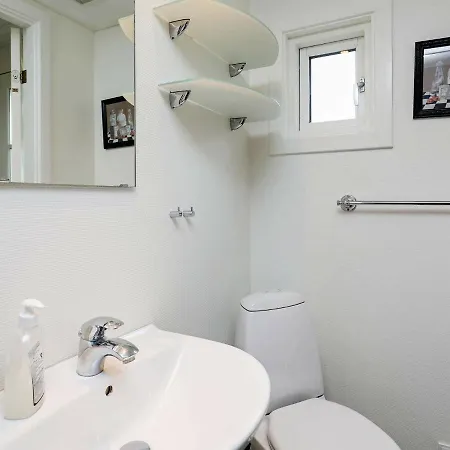 Three-bedroom Holiday In 11 Vestervig