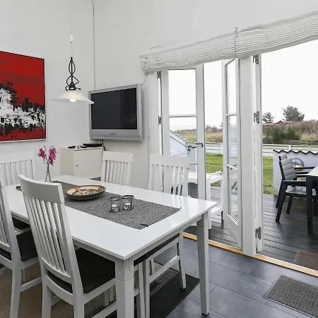 Three-bedroom Holiday In 11 Casa vacanze
