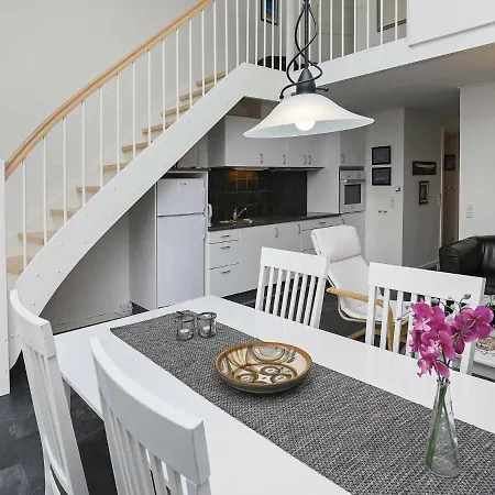 Three-bedroom Holiday In 11 * Vestervig